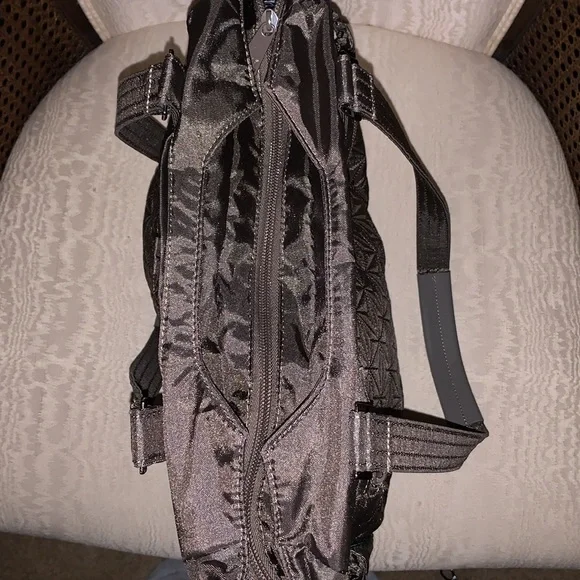 Lug Scuttle RFID Tote - Picture 9 of 12